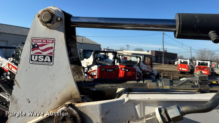 image for item DW6722 2016 Bobcat E35 mini excavator