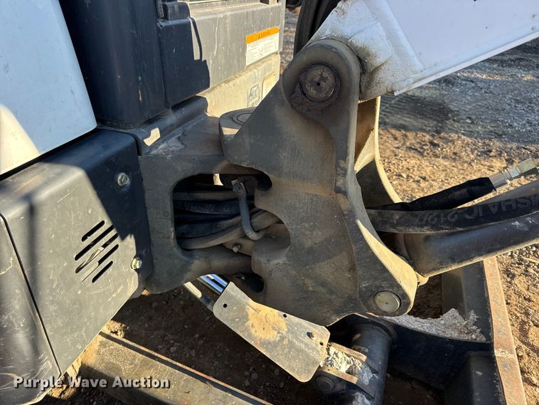 image for item DW6722 2016 Bobcat E35 mini excavator