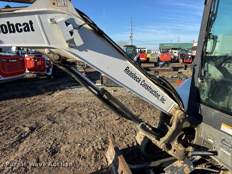 image for item DW6722 2016 Bobcat E35 mini excavator