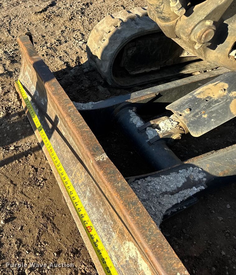 image for item DW6722 2016 Bobcat E35 mini excavator