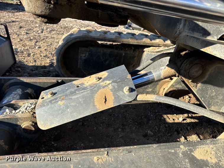 image for item DW6722 2016 Bobcat E35 mini excavator