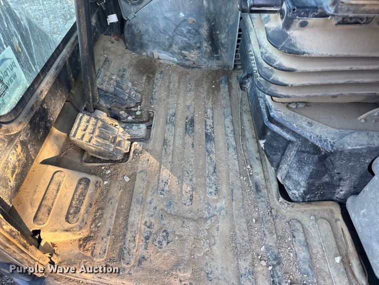 image for item DW6722 2016 Bobcat E35 mini excavator