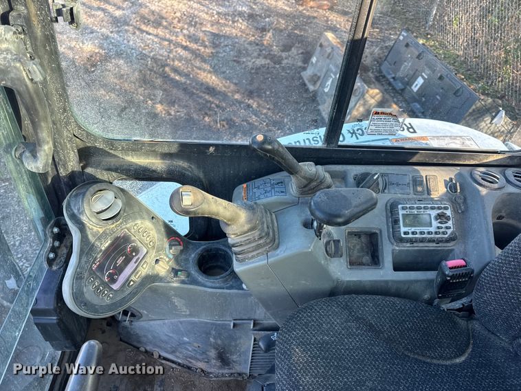 image for item DW6722 2016 Bobcat E35 mini excavator