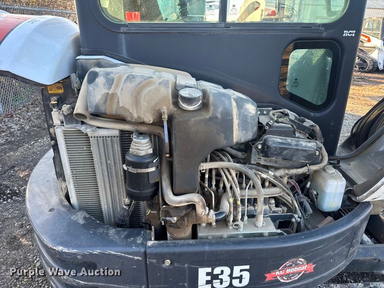 image for item DW6722 2016 Bobcat E35 mini excavator