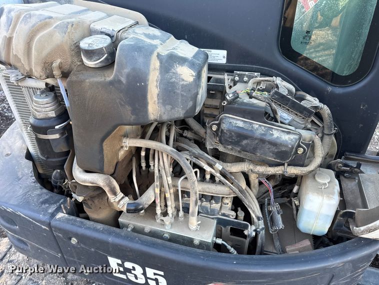 image for item DW6722 2016 Bobcat E35 mini excavator