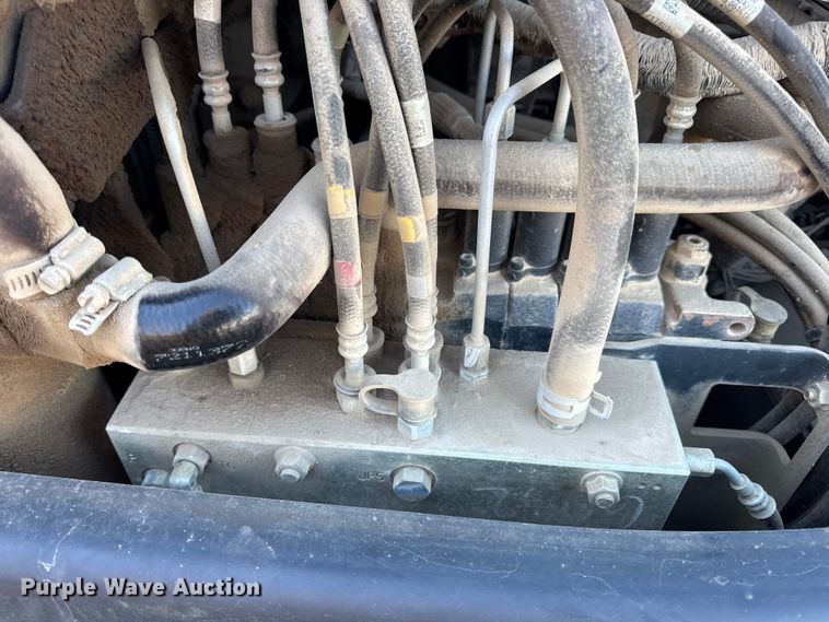 image for item DW6722 2016 Bobcat E35 mini excavator