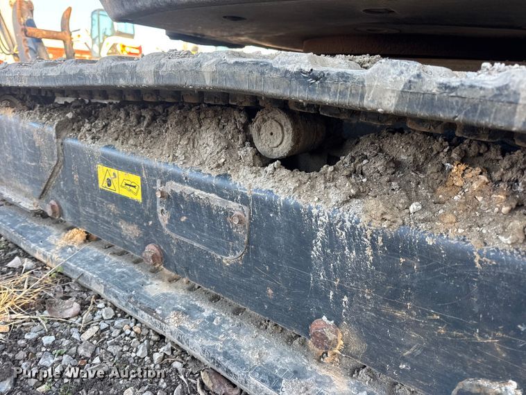 image for item DW6722 2016 Bobcat E35 mini excavator