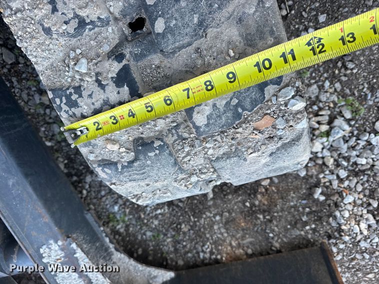 image for item DW6722 2016 Bobcat E35 mini excavator