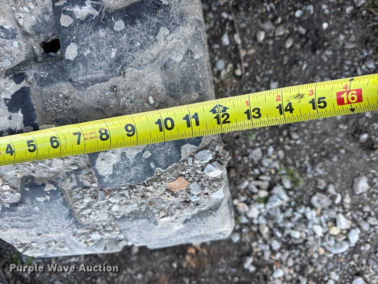 image for item DW6722 2016 Bobcat E35 mini excavator