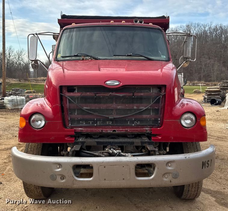 image for item DW6727 2004 Sterling L7500  dump truck