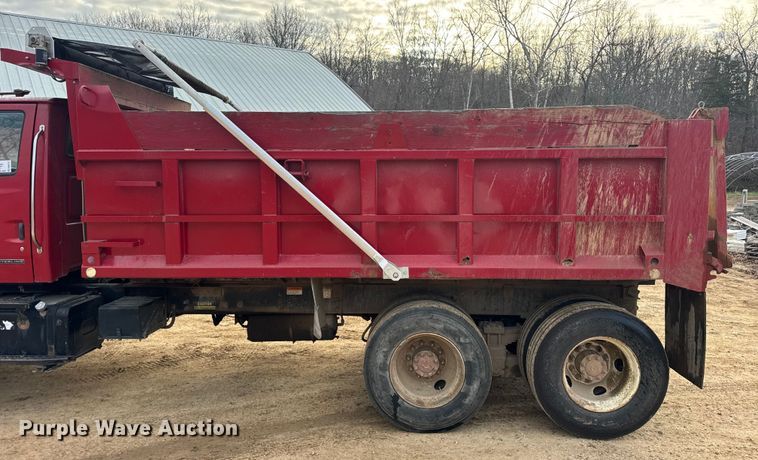 image for item DW6727 2004 Sterling L7500  dump truck