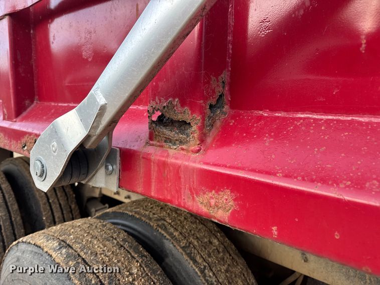 image for item DW6727 2004 Sterling L7500  dump truck