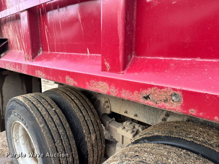 image for item DW6727 2004 Sterling L7500  dump truck