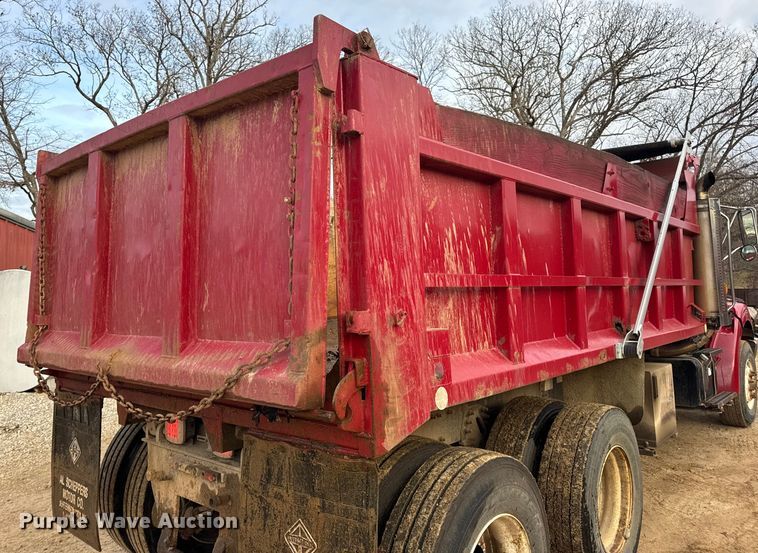 image for item DW6727 2004 Sterling L7500  dump truck