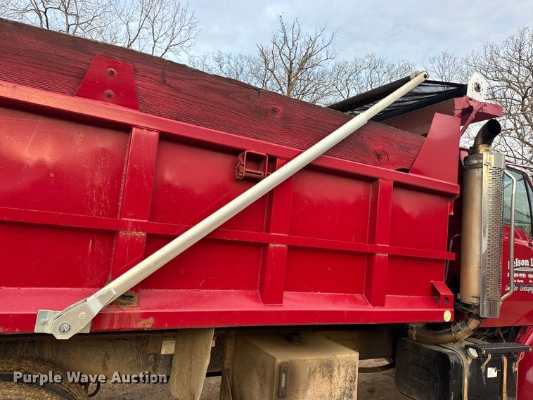 image for item DW6727 2004 Sterling L7500  dump truck