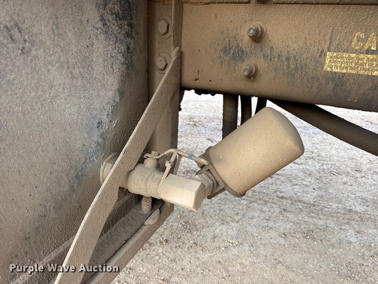 image for item DW6727 2004 Sterling L7500  dump truck