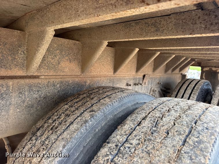 image for item DW6727 2004 Sterling L7500  dump truck