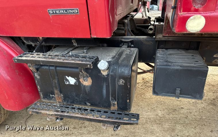 image for item DW6727 2004 Sterling L7500  dump truck