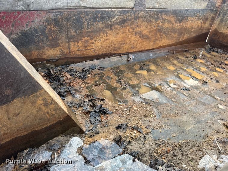 image for item DW6727 2004 Sterling L7500  dump truck