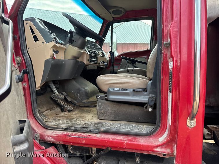 image for item DW6727 2004 Sterling L7500  dump truck