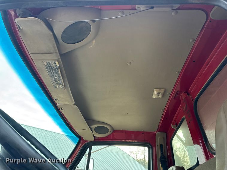 image for item DW6727 2004 Sterling L7500  dump truck