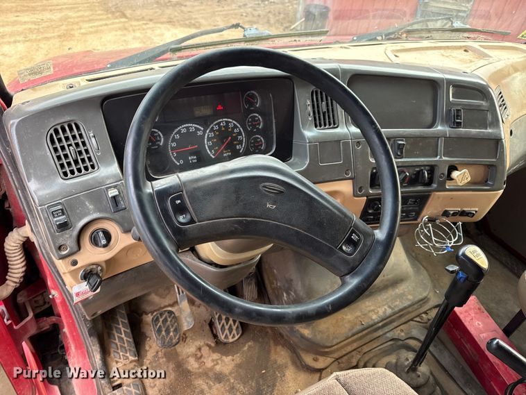 image for item DW6727 2004 Sterling L7500  dump truck