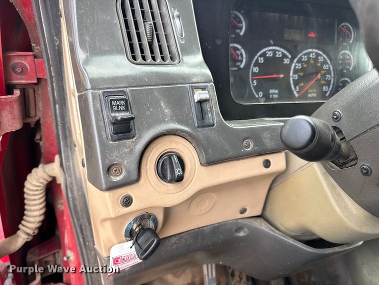 image for item DW6727 2004 Sterling L7500  dump truck