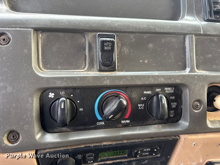 image for item DW6727 2004 Sterling L7500  dump truck