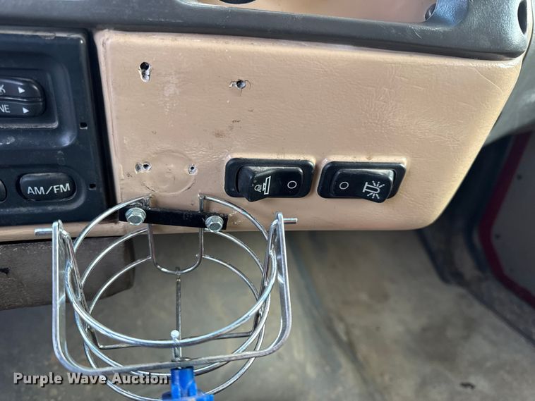 image for item DW6727 2004 Sterling L7500  dump truck