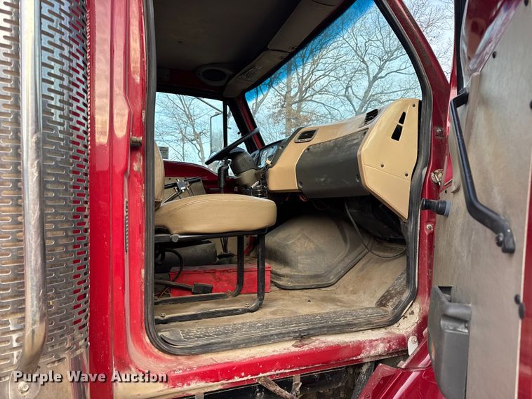 image for item DW6727 2004 Sterling L7500  dump truck