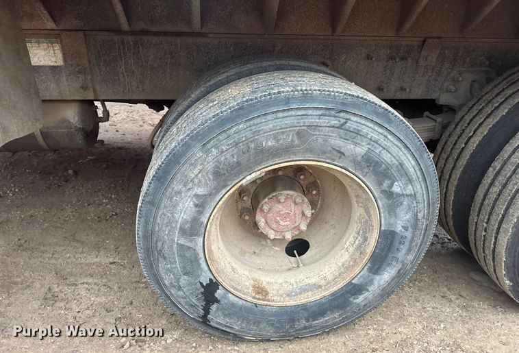 image for item DW6727 2004 Sterling L7500  dump truck