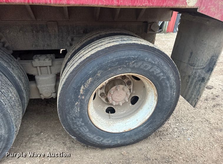 image for item DW6727 2004 Sterling L7500  dump truck