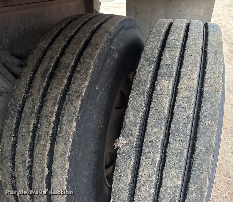 image for item DW6727 2004 Sterling L7500  dump truck