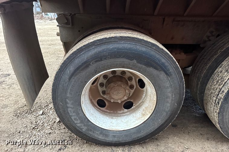 image for item DW6727 2004 Sterling L7500  dump truck