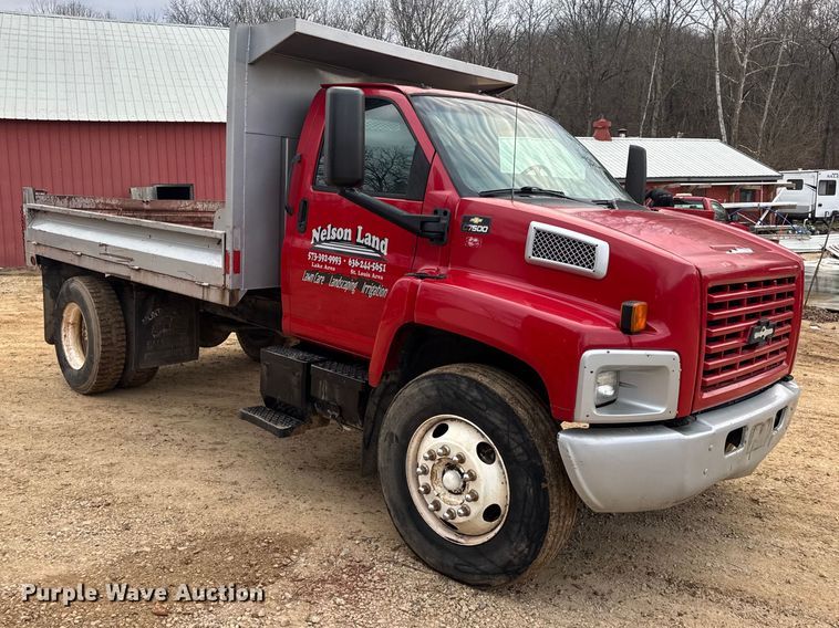 image for item DW6728 2003 Chevrolet C7500 dump truck