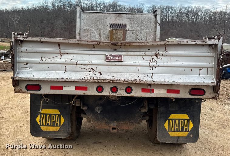 image for item DW6728 2003 Chevrolet C7500 dump truck