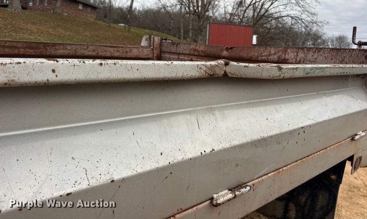 image for item DW6728 2003 Chevrolet C7500 dump truck