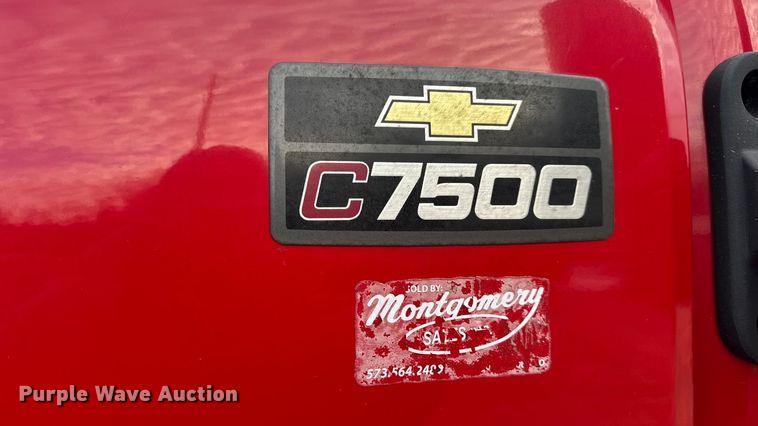 image for item DW6728 2003 Chevrolet C7500 dump truck