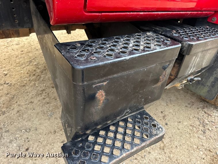 image for item DW6728 2003 Chevrolet C7500 dump truck