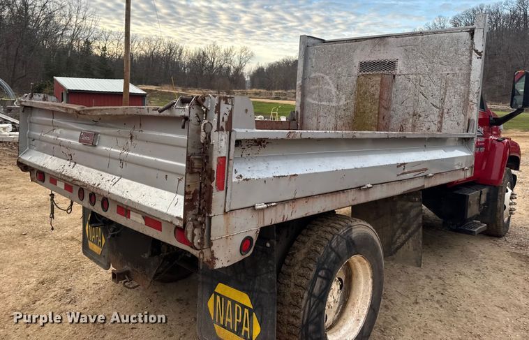 image for item DW6728 2003 Chevrolet C7500 dump truck