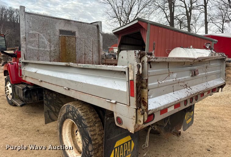 image for item DW6728 2003 Chevrolet C7500 dump truck