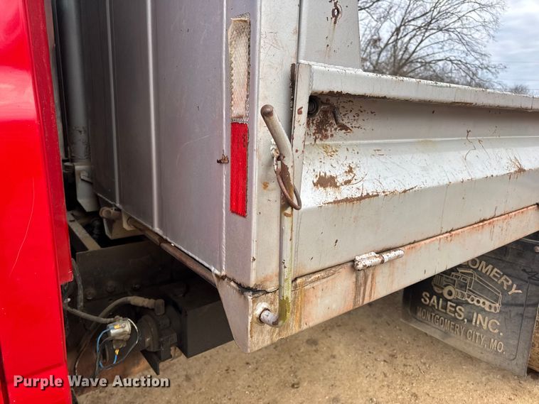 image for item DW6728 2003 Chevrolet C7500 dump truck