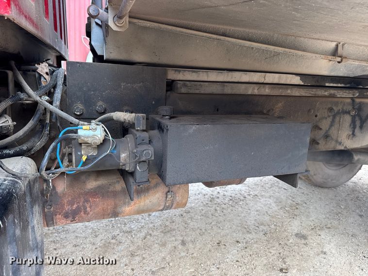 image for item DW6728 2003 Chevrolet C7500 dump truck