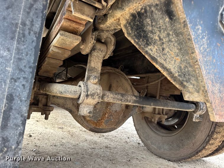 image for item DW6728 2003 Chevrolet C7500 dump truck