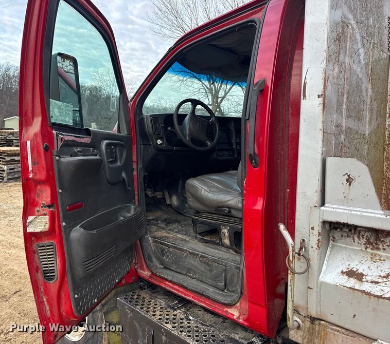 image for item DW6728 2003 Chevrolet C7500 dump truck