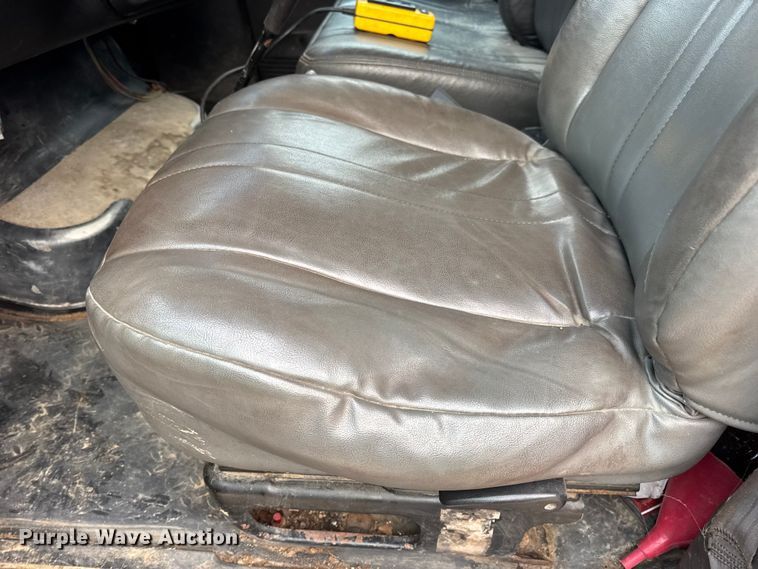 image for item DW6728 2003 Chevrolet C7500 dump truck