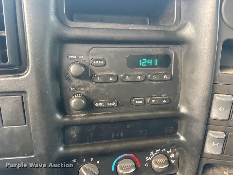 image for item DW6728 2003 Chevrolet C7500 dump truck