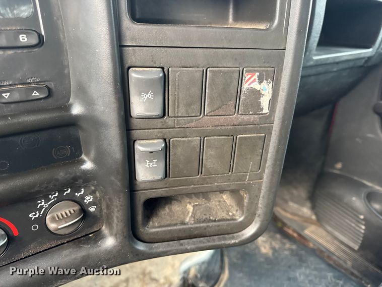 image for item DW6728 2003 Chevrolet C7500 dump truck