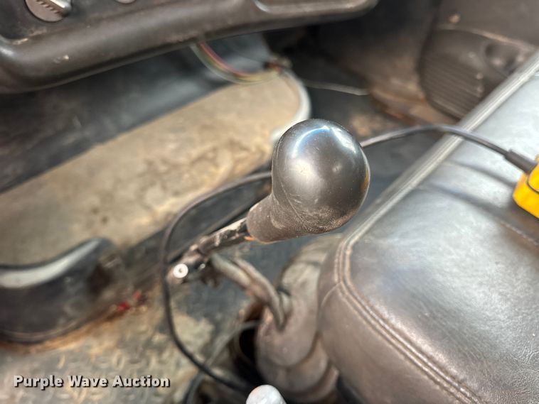 image for item DW6728 2003 Chevrolet C7500 dump truck