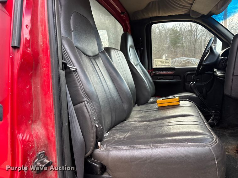 image for item DW6728 2003 Chevrolet C7500 dump truck